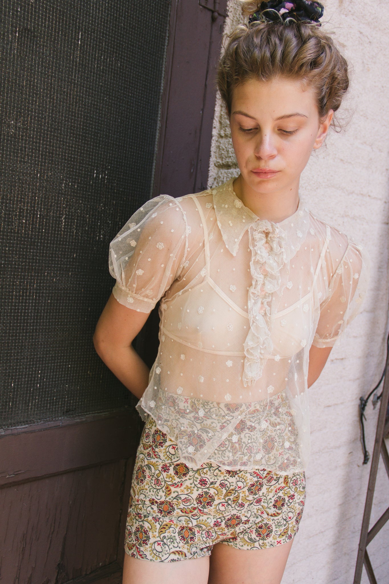 30s Daisy Net Lace Top