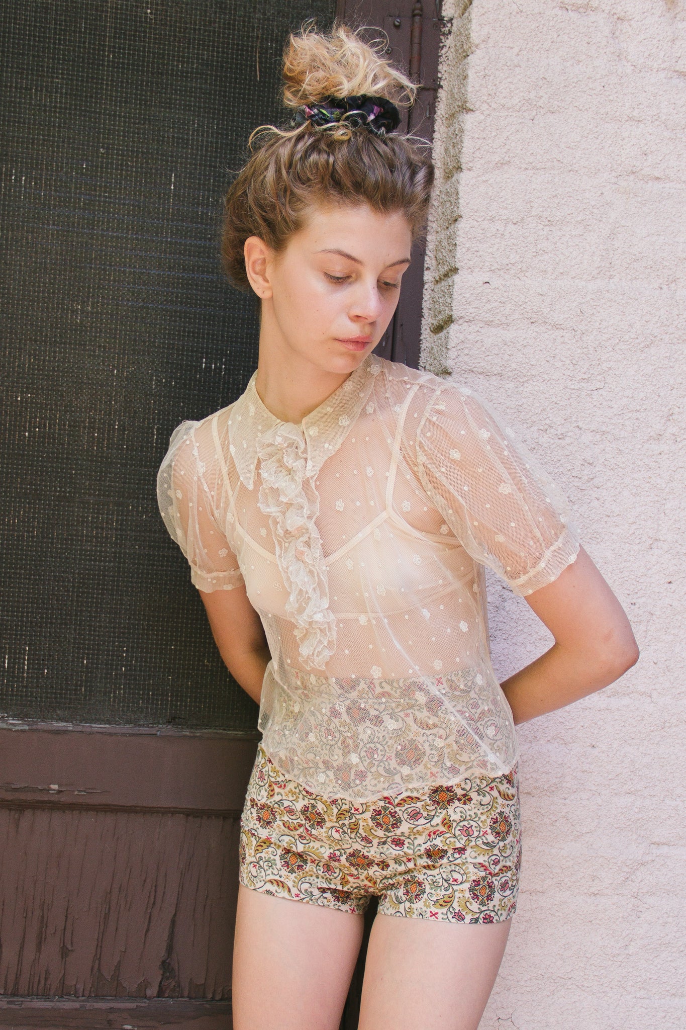 30s Daisy Net Lace Top