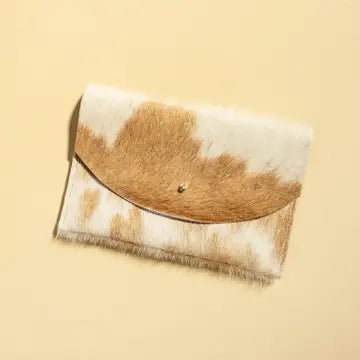 Envelope / Caramel Hide