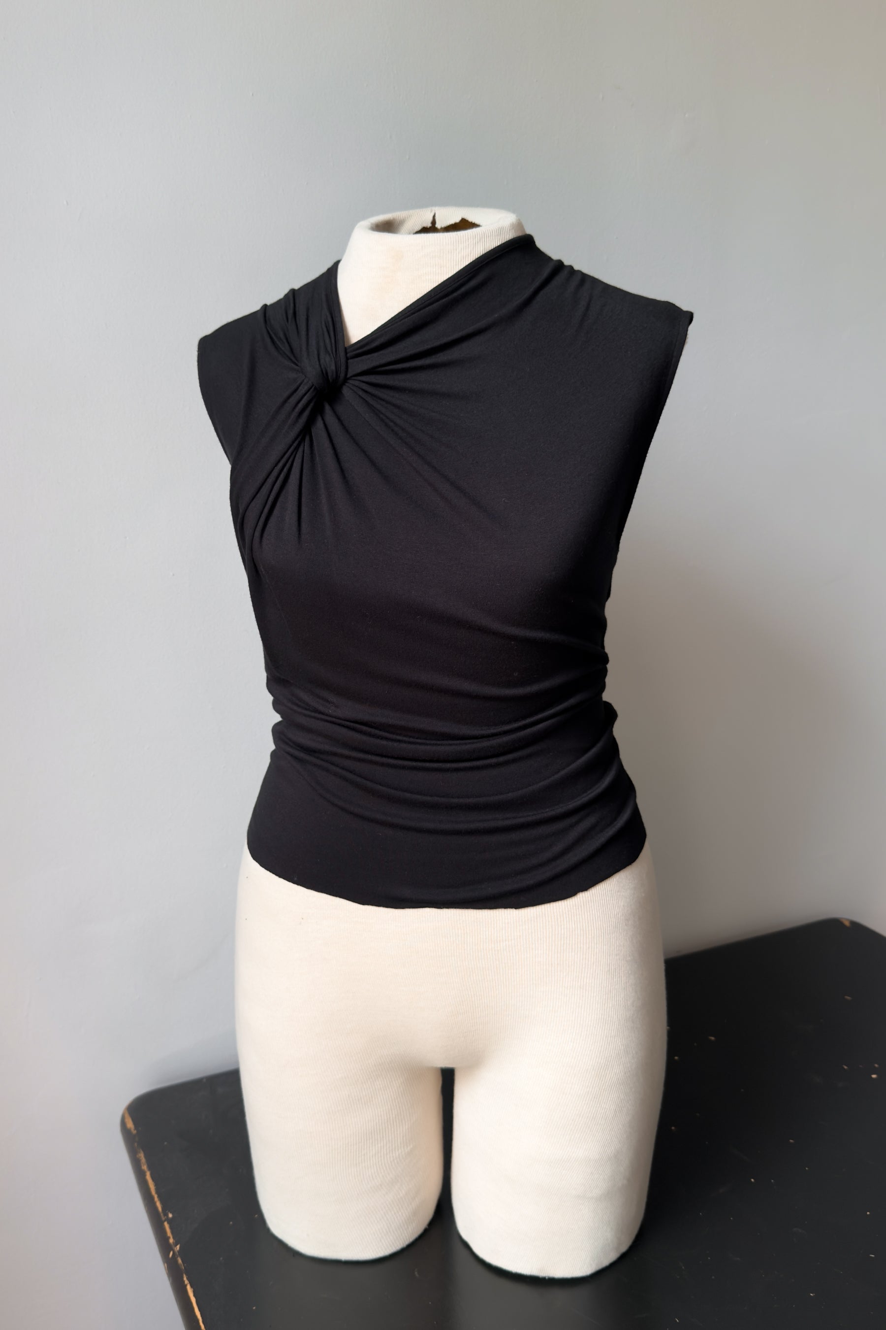 EDIT Twisted Knot Stretch Top